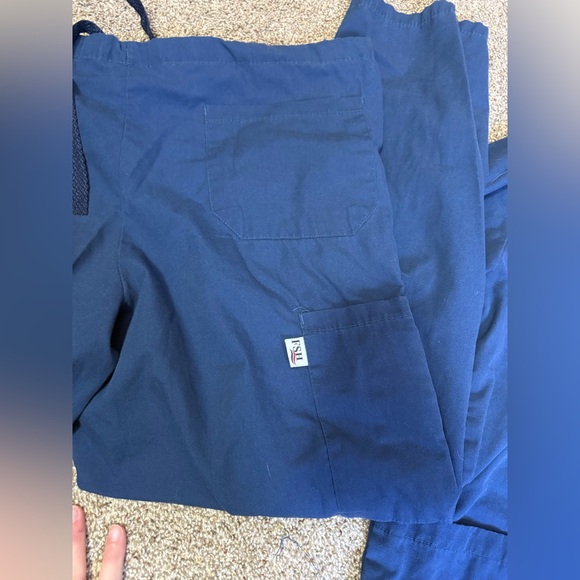 Scrub set - Picture 2 of 3